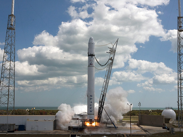 Falcon 9 — view 1